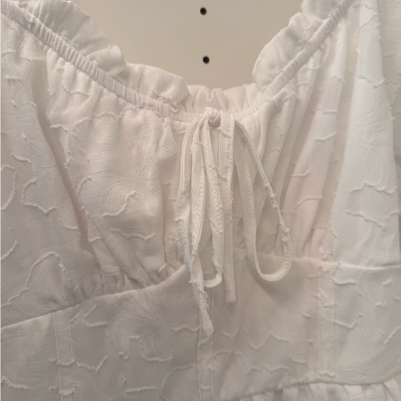 White Altar’d state dress - Picture 2 of 4